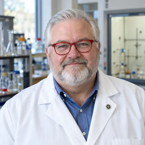 Portrait of Dr. Derek Cartwright
