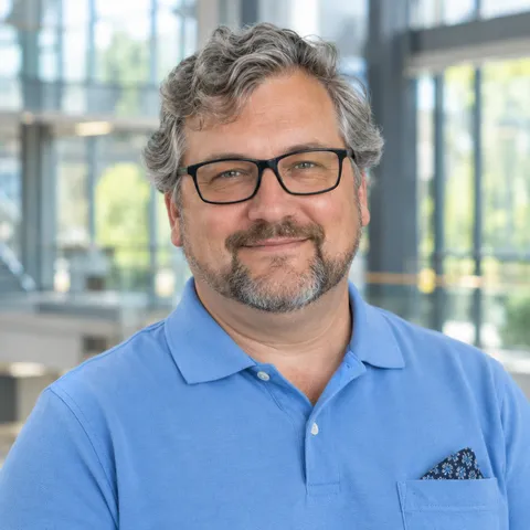 Portrait of Dr. Marek Szabo