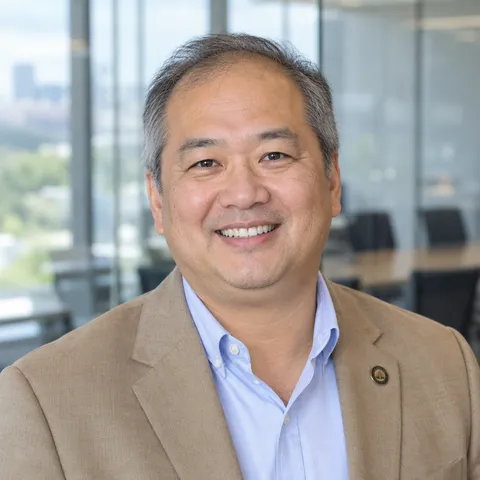 Portrait of Dr. Peter Yang